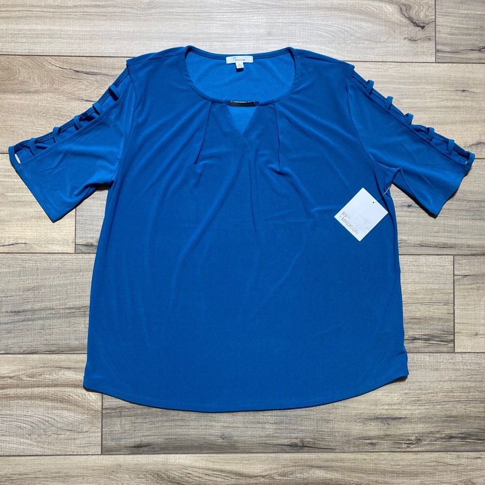 89th + Madison Womens Cut Out Short Sleeve Top Size Medium Tidal Teal BNWT